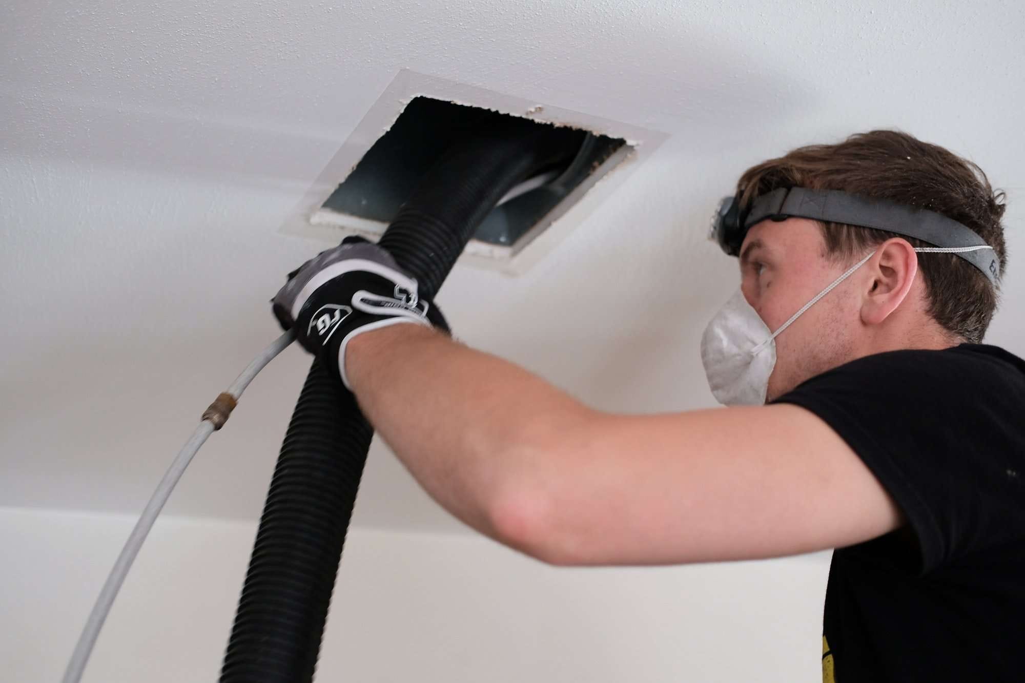 Signs You Need AC Duct Cleaning Service